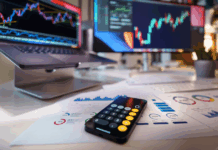 Hướng dẫn Backtest chiến lược giao dịch trên MetaTrader 4 (MT4) https://unsplash.com/photos/a-remote-control-sitting-on-top-of-a-table-ip7GFn5JqX8